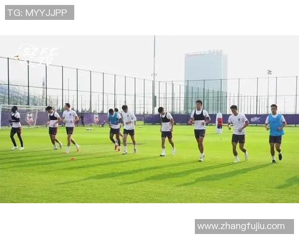 深圳足球队的个人能力提升与团队协作的完美结合探讨